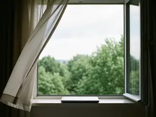 Pause écran – image de couverture de l’app, générée par IA