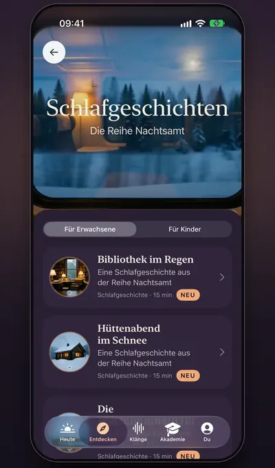 Bildschirmfoto: die Themenwelt „Schlafgeschichten“ mit der Reihe Nachtsamt und der Auswahl „Für Erwachsene“ oder „Für Kinder“
