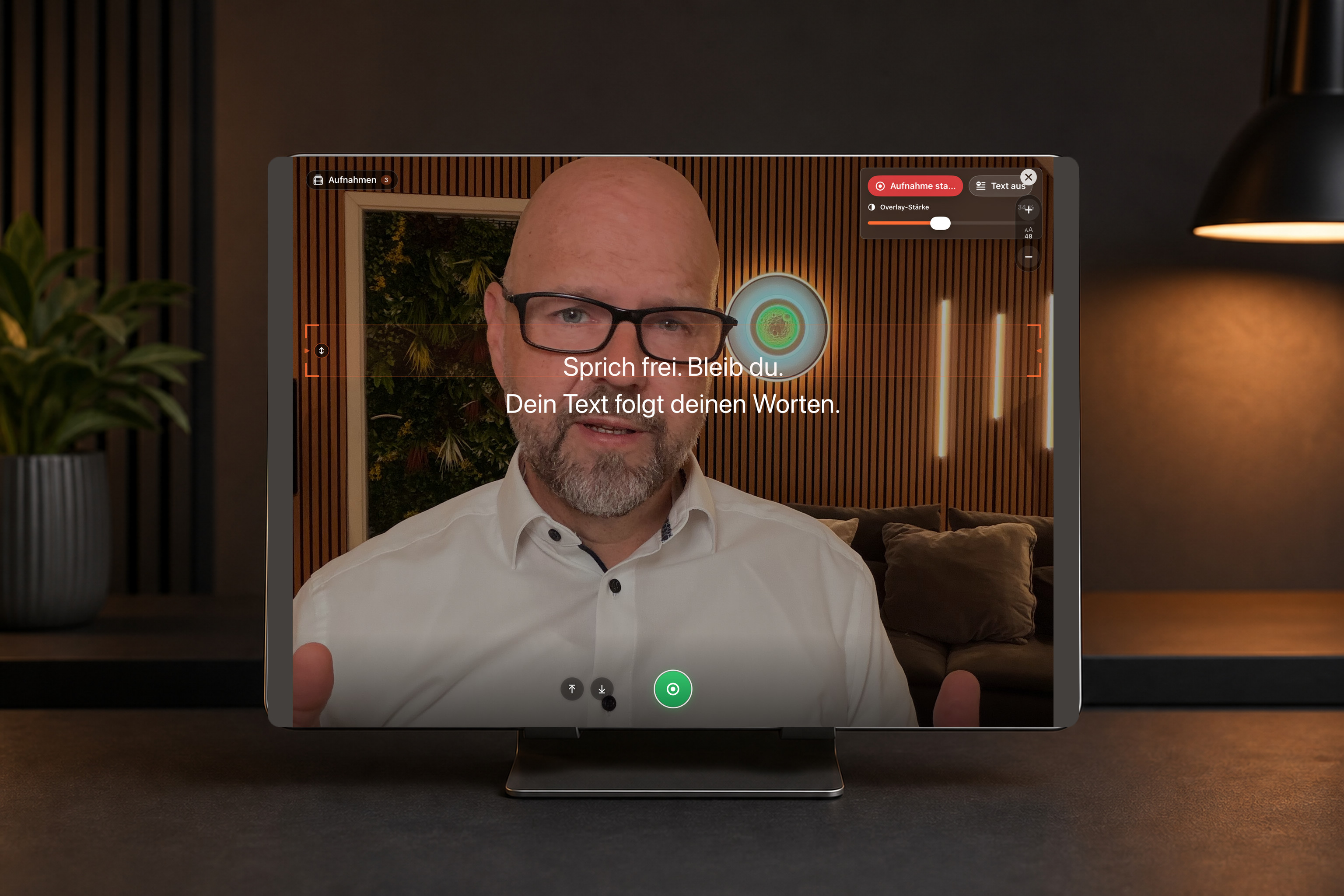 Teleprompter Video Studio mit Kameravorschau auf einem iPad im Querformat